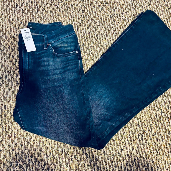 EXPRESS Mid Rise Dark Wash
Blue 70’s Flare Jeans Flex Medium Short 6/8/10 NWT - Picture 5 of 16